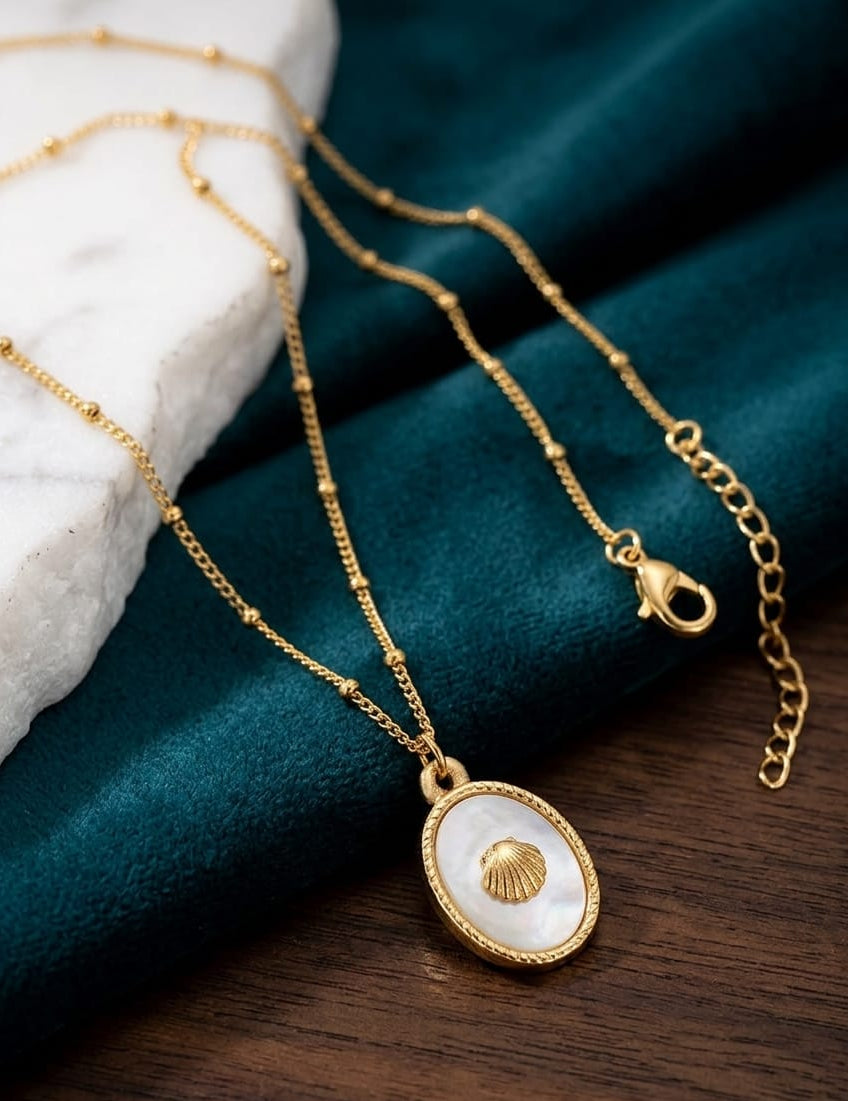 Stainless steel sea shell pendant