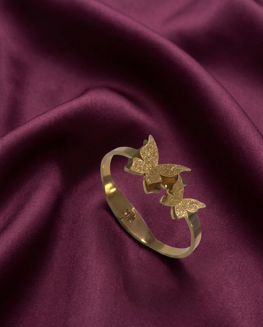 Stainless steel butterfly handcuff