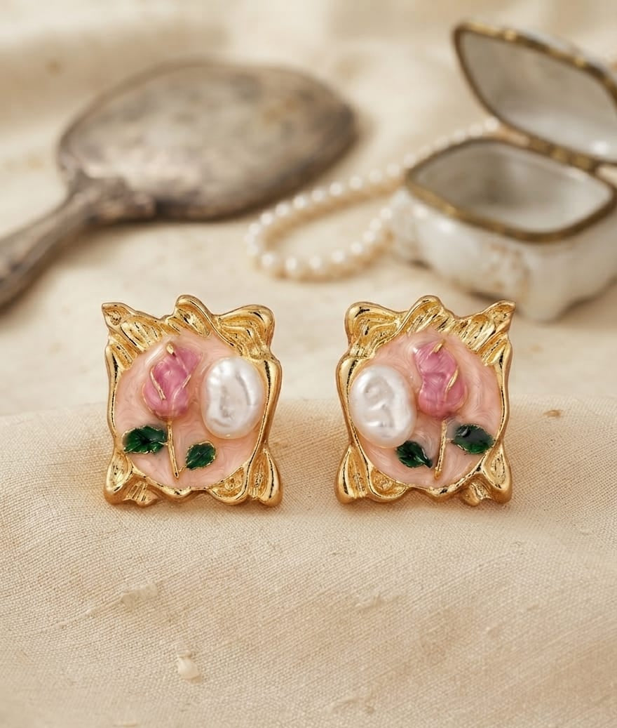 Vintage pearl ear studs (rose pink)