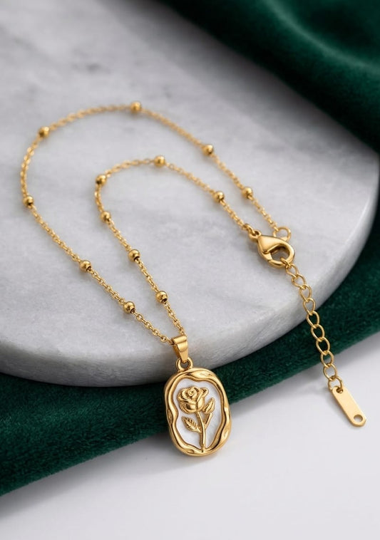 Stainless steel vintage style white pendant