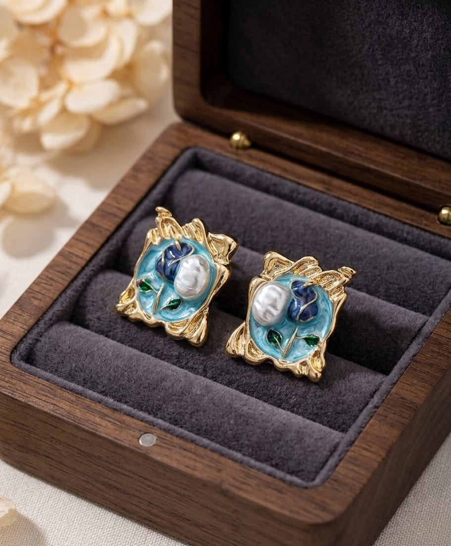 Vintage Peral ear studs (ocean blue)