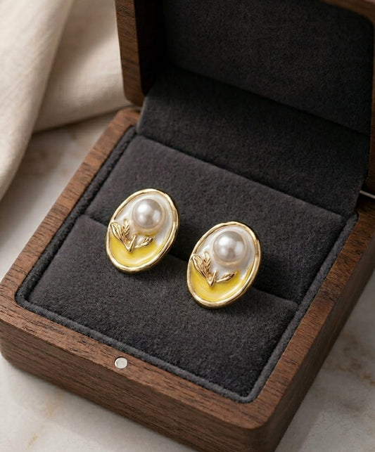 Vintage Peral ear studs (Lemon white)