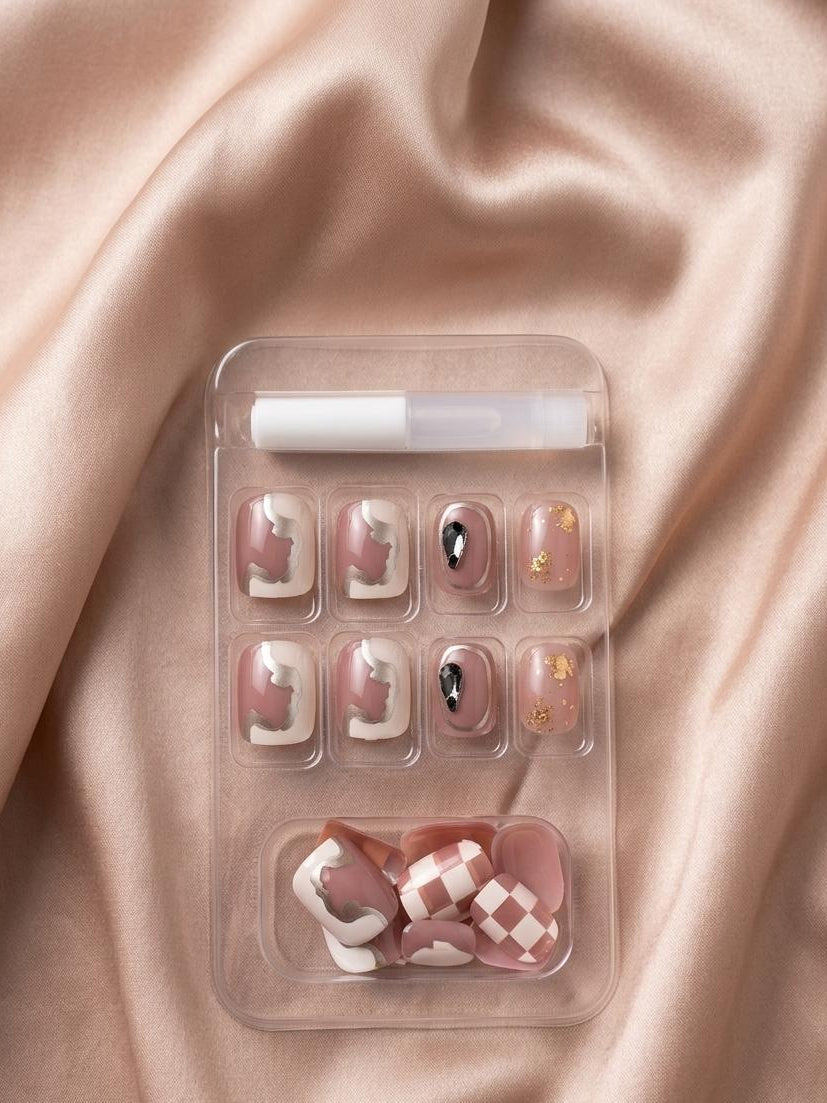 Press on nail (Nude)