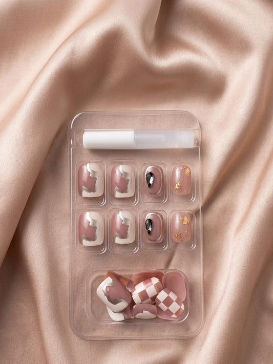 Press on nail (Nude)