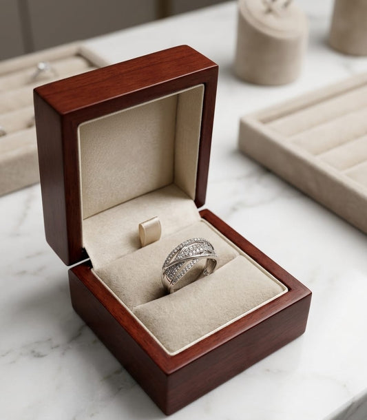 Criss cross silver stone ring