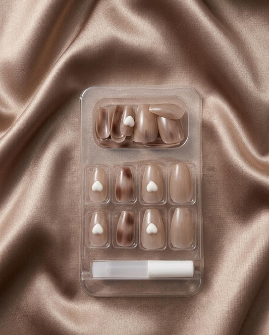 Press on nail (nude)