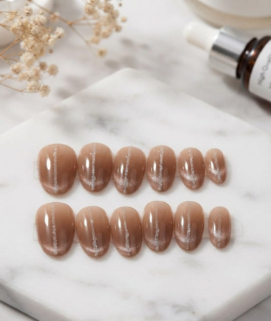 Cat eye nails almond shape (choco brown)